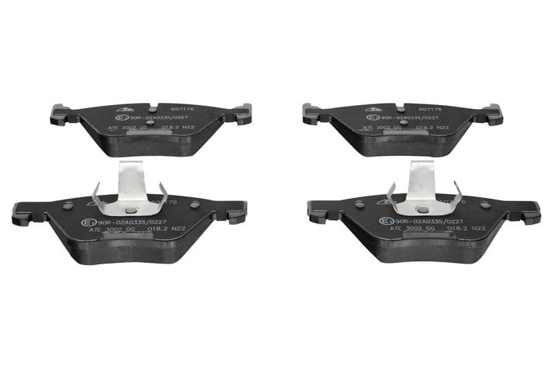 Remblokken set Voor , past: BMW 5 (E60), 5 (E61) 2.0-3.0D 07.03-12.10