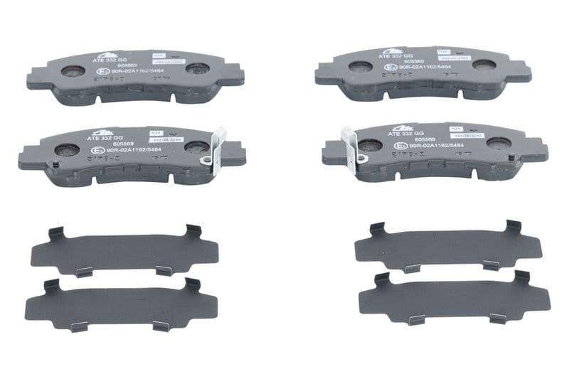 Remblokken set Voor (met een dempingskussen), past: MITSUBISHI ECLIPSE CROSS 1.5-2.4H 10.17-