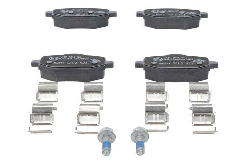 Remblokken set Achter (met extra's  met remklauw geleidingsbouten), past: DS DS 3 / DS 3  CITROEN C3 IV, C4 III, C4 X  OPEL CORSA F, MOKKA  PEUGEOT 2008 II, 208 II 1.2-Electric 05.19-