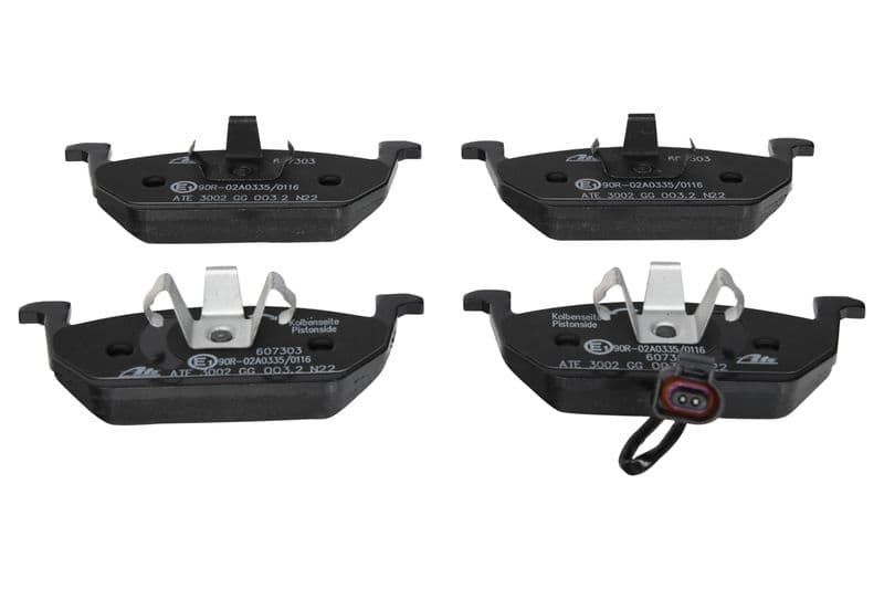 Remblokken set Voor , past: AUDI A3  SEAT LEON, LEON SC, LEON ST  SKODA OCTAVIA III, SCALA  VW GOLF ALLTRACK VII, GOLF SPORTSVAN VII, GOLF VII 1.0-2.0D 04.12-