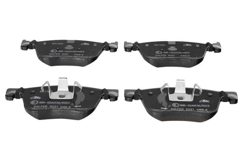 Remblokken set Voor , past: CITROEN C4 GRAND PICASSO II, C4 PICASSO II, C4 SPACETOURER, GRAND C4 SPACETOURER  OPEL GRANDLAND / GRANDLAND X  PEUGEOT 308, 308 II 1.2-2.0D 02.13-