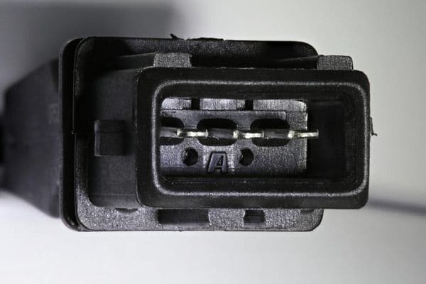 Wielnaafdichting (48x68x9,3) past: MERCEDES C (CL203), C (W203), C (W204), C T-MODEL (S203), C T-MODEL (S204), CLC (CL203), CLK (A209), CLK (C209), G (W463), GLK (X204) 1.8-6.3 05.00-08.14