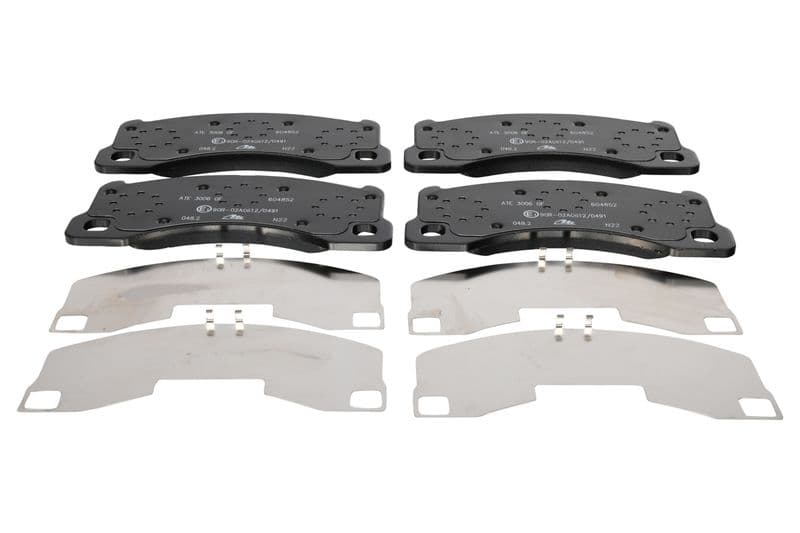Remblokken set Voor (met extra's), past: PORSCHE CAYENNE, MACAN, PANAMERA, PANAMERA SPORT TURISMO  VW TOUAREG 2.0-6.0 05.02-