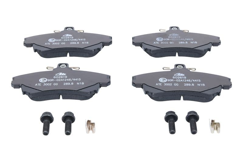 Remblokken set Voor , past: MITSUBISHI CARISMA, COLT CZC VI, COLT VI  SMART FORFOUR 1.3-1.9D 05.95-06.12