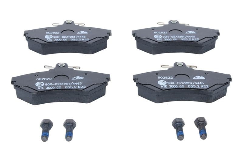 Remblokken set Voor (met remklauw geleidingsbouten), past: AUDI A4 B5  VW PASSAT B5, PASSAT B5.5 1.6-1.9DH 11.94-05.05