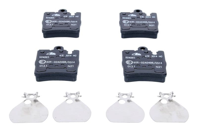 Remblokken set Achter (met extra's), past: MERCEDES C (CL203), C T-MODEL (S203), C (W203), CLC (CL203), CLK (A208), CLK (A209), CLK (C208), CLK (C209), E T-MODEL (S210) 1.8-5.4 06.95-06.11