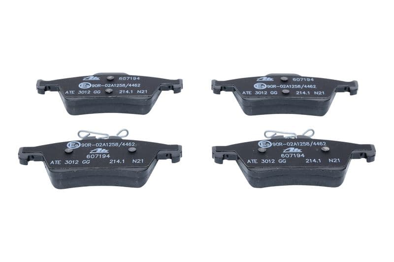 Remblokken set Achter , past: CHEVROLET VECTRA  FORD FOCUS IV, KUGA III, TOURNEO CONNECT, TRANSIT CONNECT  NISSAN PRIMERA  OPEL SIGNUM, VECTRA C, VECTRA C GTS  SAAB 9-3  VW UP! 1.0-3.2 02.98-