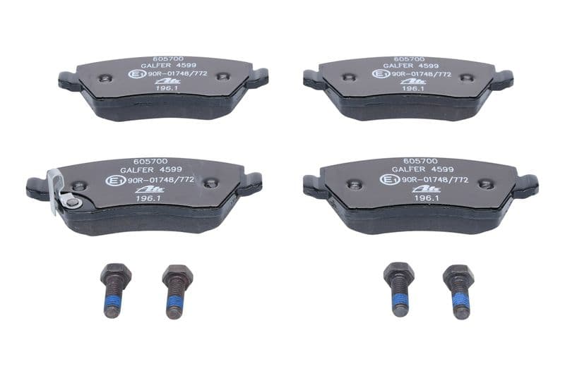 Remblokken set Voor (met remklauw geleidingsbouten), past: DACIA DUSTER  OPEL AGILA B  SUZUKI SPLASH, SWIFT III 1.0-1.6 02.05-