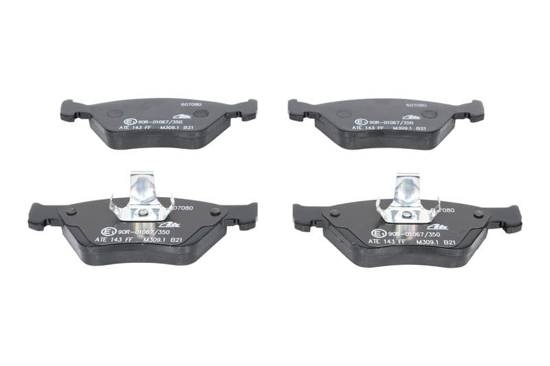 Remblokken set Voor , past: OPEL CALIBRA A, OMEGA B, VECTRA A  SAAB 900 II 2.0/2.3/2.5 08.91-12.00