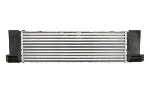 Toevoerluchtkoeler past: BMW 3 (F30, F80), 3 (F31), 3 GRAN TURISMO (F34), 4 (F32, F82), 4 (F33, F83), 4 GRAN COUPE (F36) 2.0D/3.0D 11.11-