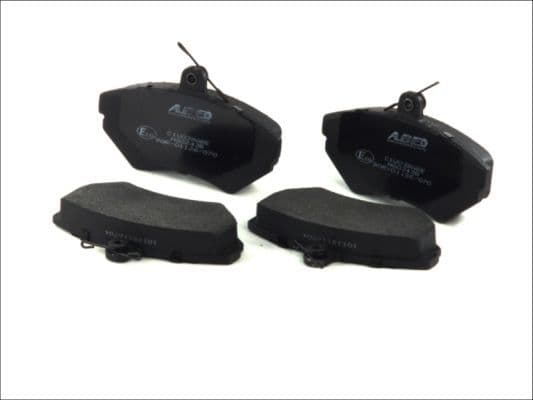 Remblokken set Voor , past: AUDI A4 B5, A4 B6  VW PASSAT B2, PASSAT B5, POLO III CLASSIC, POLO IV, SAVEIRO G1 1.4-2.8 01.81-