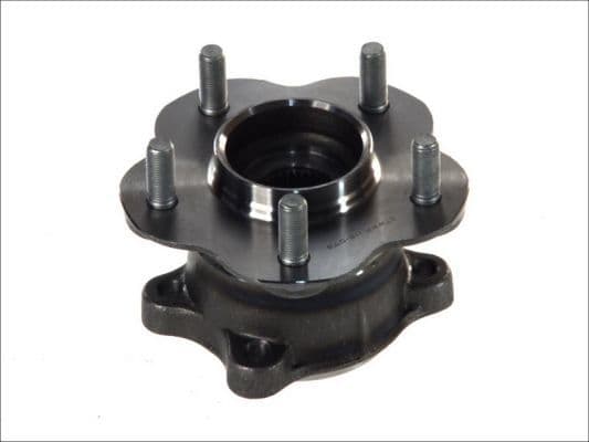 Wiellagerset met naaf Achter past: NISSAN AD, ALMERA I, ALTIMA, AVENIR, CEDRIC, CUBE, JUKE, MAXIMA / MAXIMA QX V, MURANO I, MURANO II, PATHFINDER IV, PRAIRIE LIBERTY, PRIMERA, PULSAR 1.3-3.5 10.91-
