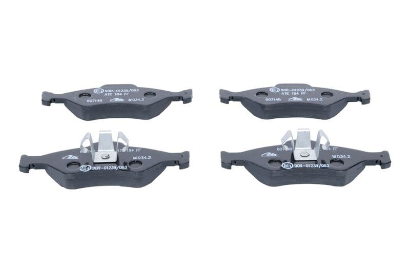 Remblokken set Voor , past: FORD COURIER, FIESTA, FIESTA IV, KA  MAZDA 121 III 1.0-1.8D 08.95-12.11