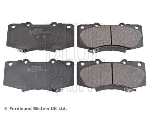 Remblokken set Voor , past: TOYOTA HILUX VII, HILUX VIII 2.4D/2.5D/3.0D 02.05-