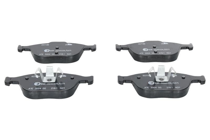 Remblokken set Voor , past: FORD FIESTA V, FOCUS I, FUSION, TOURNEO CONNECT, TRANSIT CONNECT 1.3-2.0 11.01-12.13