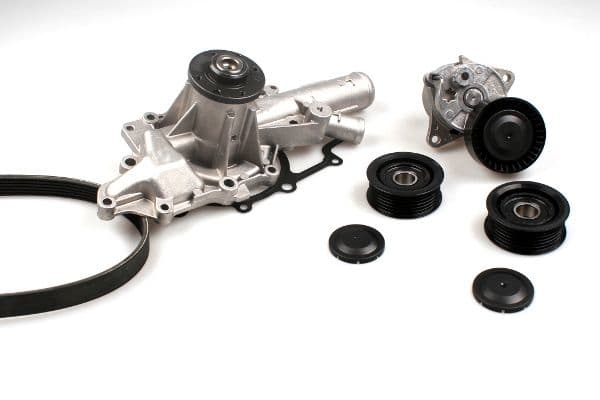 Multi-V-Snaar kit (rollen en waterpomp) past: MERCEDES SPRINTER 3,5-T (B906), SPRINTER 3,5-T (B909), SPRINTER 3-T (B906), SPRINTER 4,6-T (B906), SPRINTER 4,6-T (B909) 2.1D/2.2D 09.03-