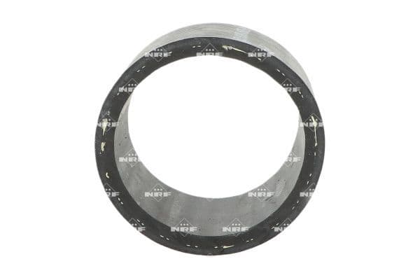 Intercooler slang (midden/Voor, zwart) past: AUDI A4 B5, A4 B6, A4 B7, A6 C4, A6 C5, A8 D2, ALLROAD C5, CABRIOLET B3  FORD GALAXY I  SEAT ALHAMBRA, CORDOBA, CORDOBA VARIO 1.4-2.5D 08.93-12.16