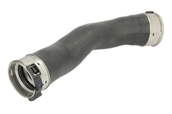 Intercooler slang (Uitlaatzijde) past: BMW 1 (F20), 1 (F21), 2 (F22, F87), 3 (F30, F80), 3 (F31), 3 GRAN TURISMO (F34), 4 (F32, F82), 4 (F33, F83), 4 GRAN COUPE (F36) 1.6D/2.0D 09.10-12.20