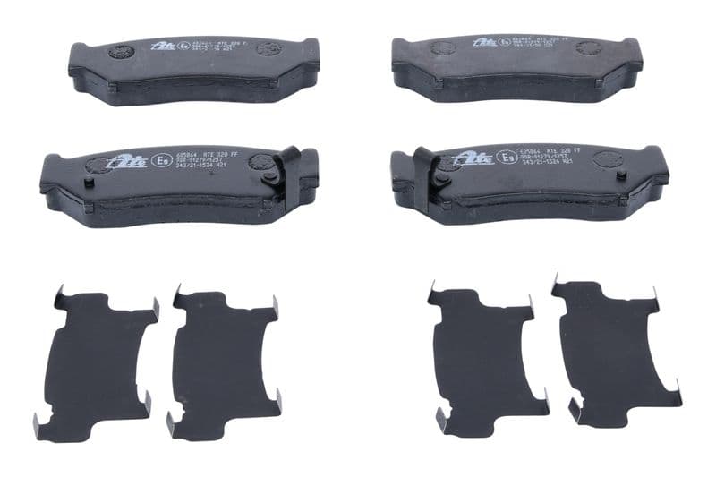 Remblokken set Voor (met een dempingskussen), past: SUZUKI GRAND VITARA I, JIMNY, VITARA 1.5D-2.0D 08.96-