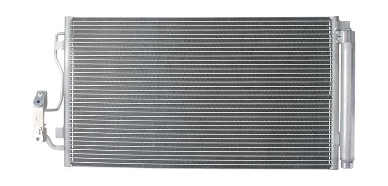 A/C condensator (met droger) past: BMW 1 (F20), 1 (F21), 2 (F22, F87), 2 (F23), 3 (F30, F80), 3 (F31), 3 GRAN TURISMO (F34), 4 (F32, F82), 4 (F33, F83), 4 GRAN COUPE (F36) 0.65H-Electric 07.11-