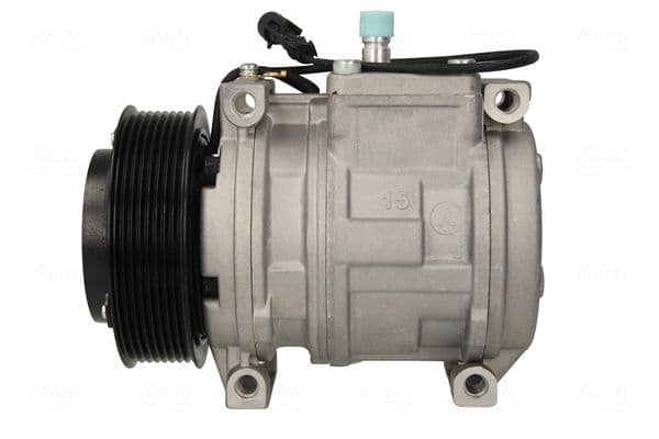 Airconditioning compressor 12V (R134a) past: JOHN DEERE 100, 110, 200, 210, 300, 310, 315, 320, 3200 A, 3200 AX, 3400 A, 3400 AX, 400, 420, 510, 520, 5070M 2WD, 5070M 4WD, 5080R, 5080RN, 5090R