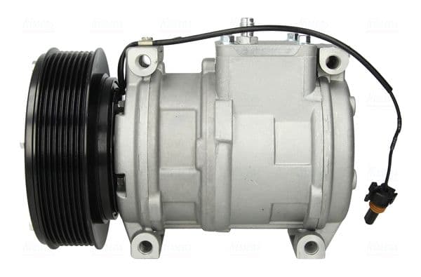 Airconditioning compressor 12V (R134a) past: JOHN DEERE 100, 110, 200, 210, 250, 300, 300D, 310, 310D, 315D, 320, 330, 350, 430, 400, 410D, 420, 450, 4700, 500, 510, 510D, 520, 530, 575, 5210, 5220