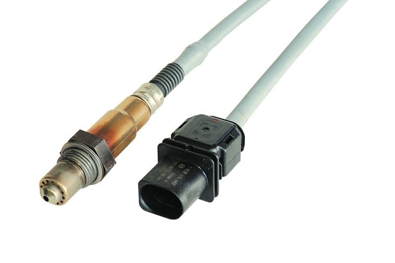 Lambda sonde (aantal draden 5, 910mm) past: BMW 1 (E82), 1 (E87), 1 (E88), 3 (E90), 3 (E91), 3 (E92), 3 (E93), 5 (E60), 5 (E61), 5 (F10), 5 (F11), 6 (E63), 6 (E64), 7 (E65, E66 2.5/3.0 09.04-12.13