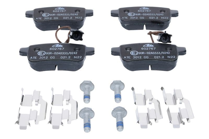 Remblokken set Achter (met extra's  met remklauw geleidingsbouten), past: ALFA ROMEO GIULIETTA 1.4-2.0D 04.10-12.20