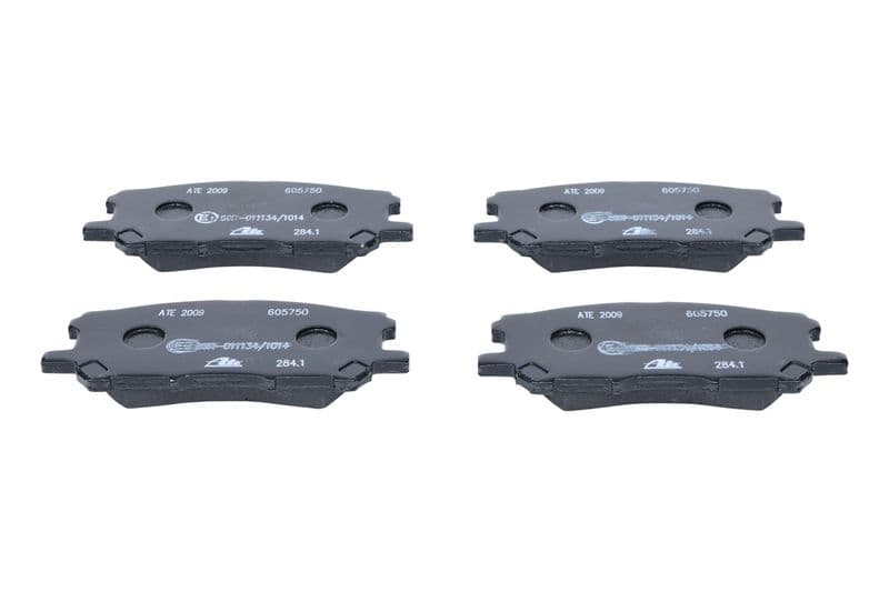 Remblokken set Voor , past: LEXUS GS, RC, RX  TOYOTA HARRIER 2.4-5.0 02.03-