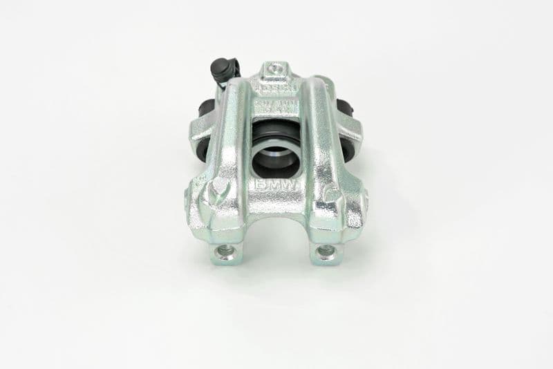 Schijfremklauw Achter Rechts (gereviseerd) past: BMW 1 (F20), 1 (F21), 2 (F22, F87), 2 (F23), 3 (F30, F80), 3 (F31), 3 GRAN TURISMO (F34), 4 (F32, F82), 4 (F33, F83) 1.5-3.0 07.11-