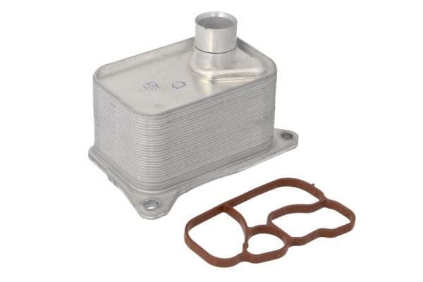 Oliekoeler past: AUDI A1, A3, A4 ALLROAD B8, A4 ALLROAD B9, A4 B8, A4 B9, A5, A6 C7, A6 C8, A7, A8 D4, Q2, Q3, Q5, Q7, Q8, TT  PORSCHE MACAN  SEAT ALHAMBRA, ATECA, IBIZA IV SC 1.8-2.0H 10.07-