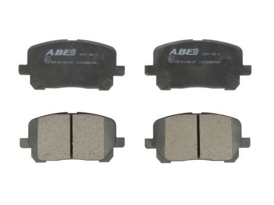 Remblokken set Voor , past: PONTIAC VIBE  TOYOTA AVENSIS VERSO, COROLLA, MATRIX, NOAH/VOXY, PICNIC 1.8-2.4 05.96-12.10