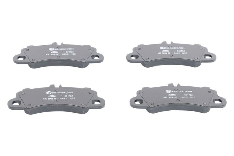 Remblokken set Voor , past: PORSCHE CAYENNE, MACAN 2.0-4.0H 02.14-