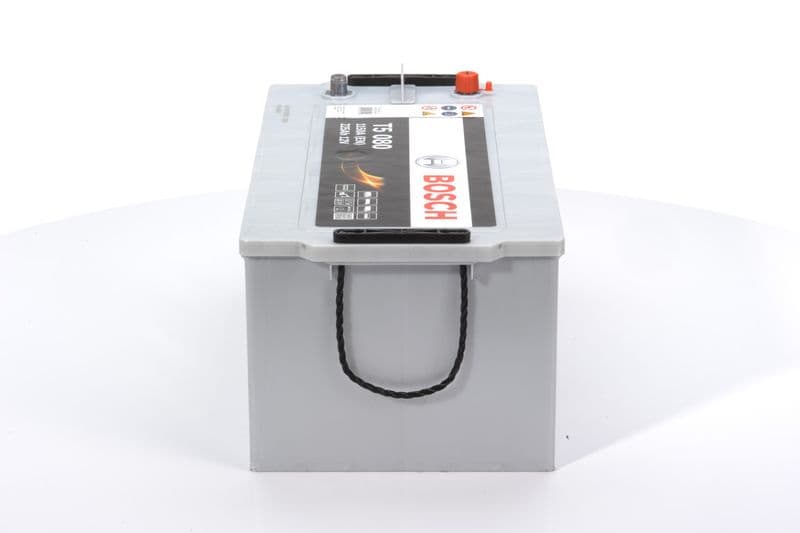 Batterij BOSCH 225Ah/1150A T5 (L+ Standaard terminal) 518x274x242 B00 - geen montageflens (Beginnen)