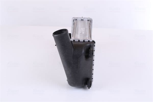 Toevoerluchtkoeler past: TOYOTA AURIS, COROLLA 1.4D 10.06-12.18