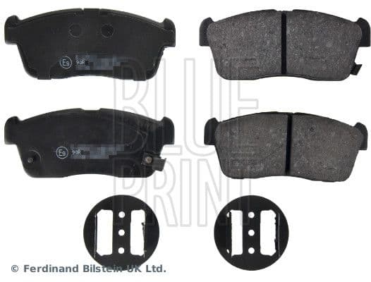 Remblokken set Voor , past: DAIHATSU CUORE VI, CUORE VII, SIRION, TREVIS  MITSUBISHI MIRAGE / SPACE STAR VI  SUBARU JUSTY IV  SUZUKI ALTO VI, IGNIS II, IGNIS III, SWIFT V 0.7-1.5 06.02-