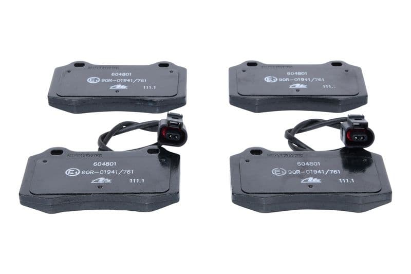 Remblokken set Voor , past: FERRARI 360  SEAT LEON  TESLA MODEL X 1.8-Electric 02.01-