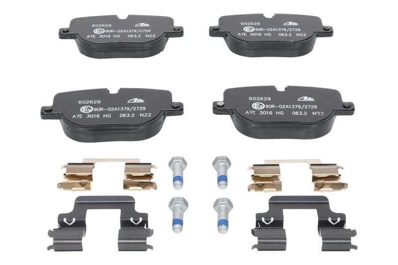 Remblokken set Achter (met remklauw geleidingsbouten), past: LAND ROVER RANGE ROVER III, RANGE ROVER SPORT I 4.4D/5.0 04.09-03.13