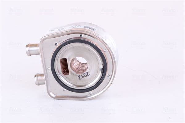 Oliekoeler (met easy fit elementen  met zegel) past: VOLVO 440, 460, S40 I, V40  ARO CARPAT  DACIA SOLENZA  MITSUBISHI CARISMA, SPACE STAR  NISSAN INTERSTAR, PRIMASTAR, PRIMERA 1.9D-2.5 03.86-