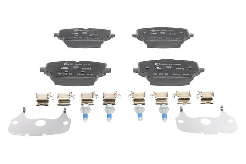 Remblokken set Voor (met een dempingskussen  met remklauw geleidingsbouten), past: BMW 2 GRAN COUPE (F74), 2 (U06), X1 (U11)  MINI (F66, F65), ACEMAN (J05), COOPER (J01) 1.5-Electric 11.21-