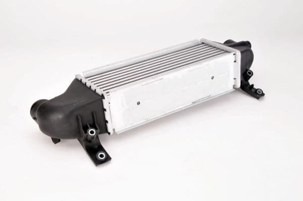 Toevoerluchtkoeler past: FORD FIESTA, FIESTA IV, FOCUS I 1.8D 08.95-03.05