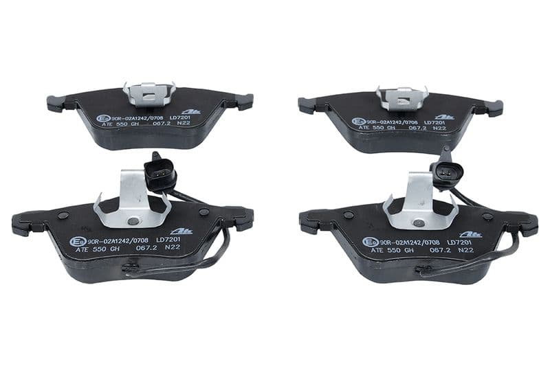 Keramische remblokken Voor , past: AUDI A4 B6, A4 B7, A6 ALLROAD C6, A6 C6, A8 D3  SEAT EXEO, EXEO ST 1.6-4.2 11.00-05.13