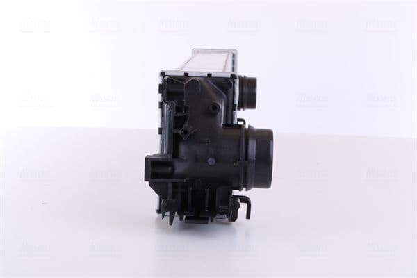 Toevoerluchtkoeler past: VOLVO XC40 1.5-2.0D 10.17-