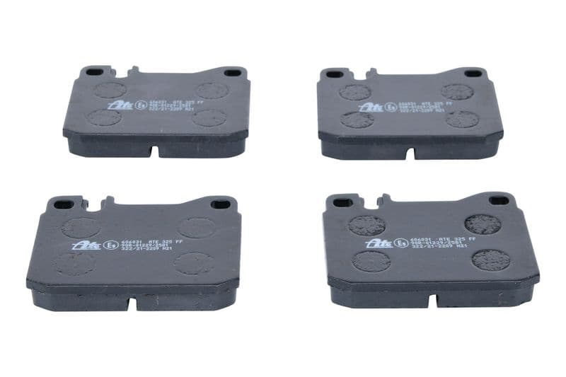 Remblokken set Achter/Voor , past: MERCEDES 123 (C123), 123 T-MODEL (S123), 123 (W123), /8 (W114), /8 (W115), S (W116), SL (C107), SL (R107), UNIMOG, 1000, 700, 800, 900 2.0-6.8 01.62-