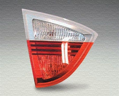 Achterlicht Rechts (binnen, kleur van het glas oranje, anti-fog licht, achteruitrijlicht) Stationwagon