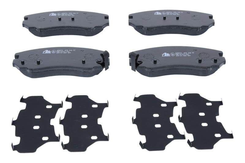 Remblokken set Voor (met een dempingskussen), past: HYUNDAI COUPE II, ELANTRA III, ELANTRA IV, SONATA IV, SONATA V, TIBURON, TUCSON  KIA MAGENTIS I, MAGENTIS II, SOUL I 1.6-2.7 01.01-12.18