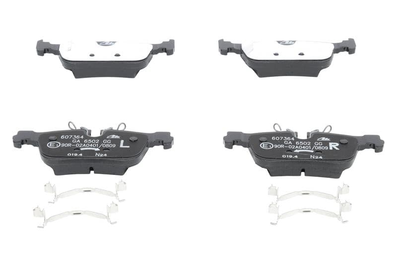 Remblokken set Achter (met extra's), past: VOLVO S60 III, S90 II, V60 II, V90 II, XC60 II 2.0-2.0H 03.16-