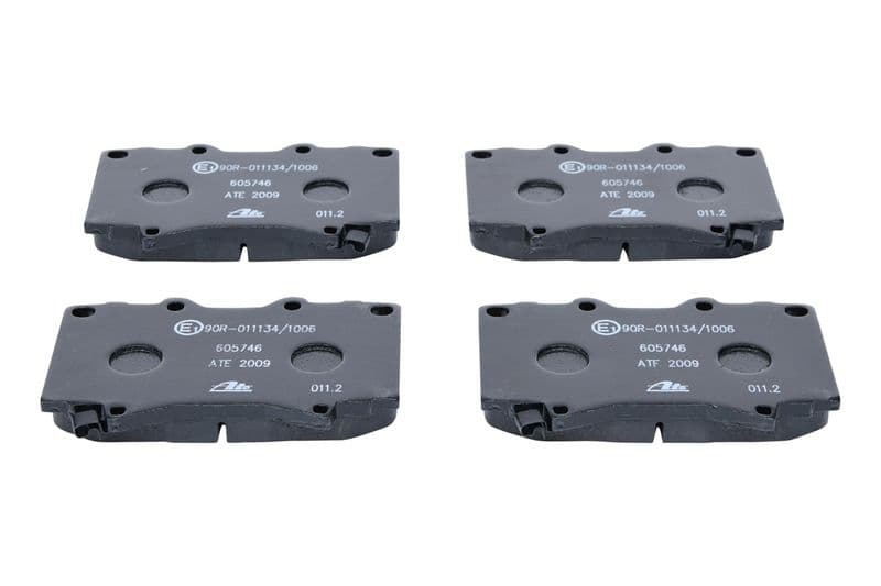 Remblokken set Voor , past: LEXUS LX  TOYOTA LAND CRUISER, LAND CRUISER 100, TUNDRA 3.4/4.2D/4.7 01.90-